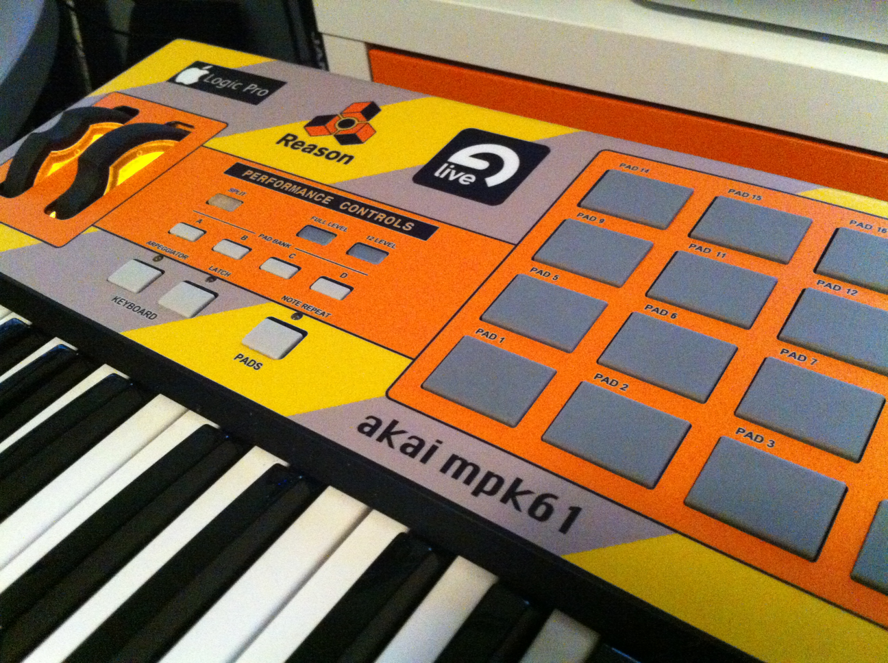 am0eba's AKAI MPK61 MIDI controller